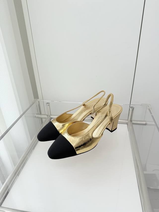 小香新色经典款系列 ～～～独家推荐，市场最高版～～～原版1：1定制， 面料：羊皮 内里：羊皮 大底：意大利皮底 跟高：6.5Cm 码数：35-39 34 40