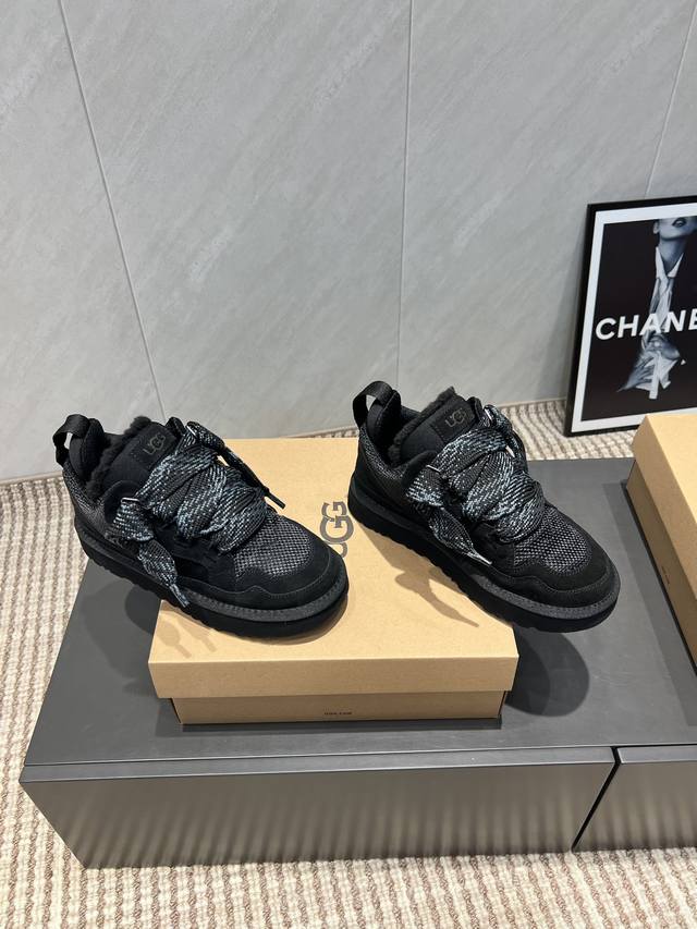 独家顶级版本 Ugg~25Vs爆款松糕厚底休闲鞋系列 圆头厚底休闲鞋 一款不会撞衫的鞋子、简约的隔板设计上斑点的大底、鞋面真丝卷毛、秋冬季必备款、无论什么裤子裙