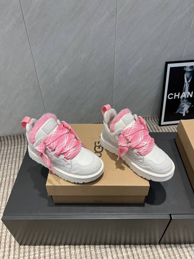 独家顶级版本 Ugg~25Vs爆款松糕厚底休闲鞋系列 圆头厚底休闲鞋 一款不会撞衫的鞋子、简约的隔板设计上斑点的大底、鞋面真丝卷毛、秋冬季必备款、无论什么裤子裙