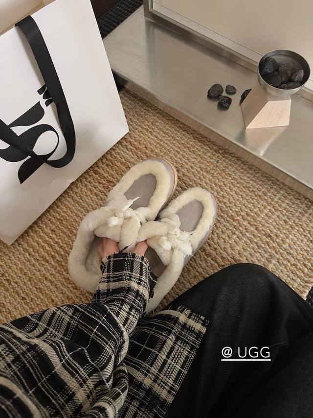 云朵扭扭绳款韩系乐福羊毛拖鞋雪地靴 被追问999次的韩系神拖！ 女明星私服同款羊毛拖曝光 韩国爆款加厚版 -10℃也能Jio出汗 云朵级踩屎感穿上直接懒癌发作～