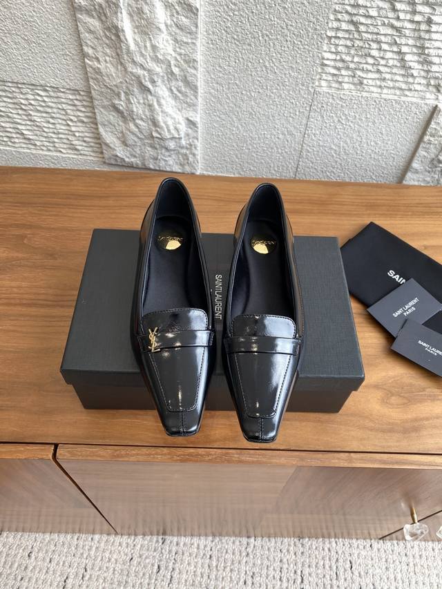 顶级版本:真丝 ，牛油皮: Saint Laurent 圣罗兰 25Ss 秋冬新款 方头 平底 芭蕾舞鞋 单鞋 Ysl圣罗兰宝藏时髦单品，众多明星超模追捧，Ys