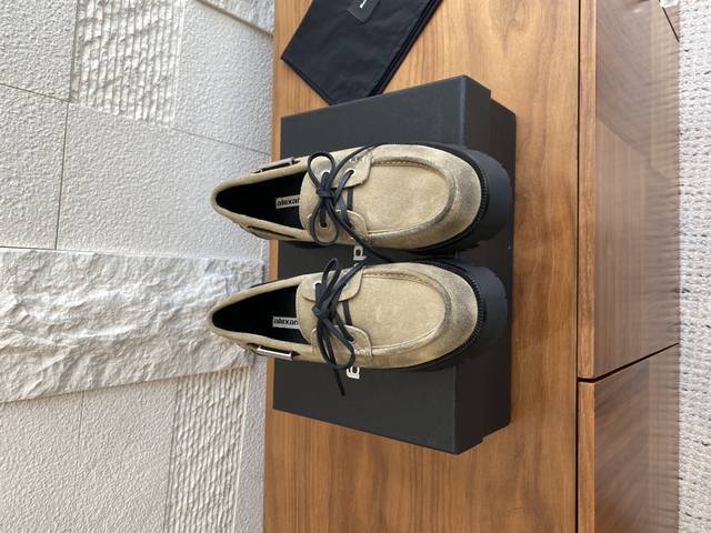 顶级版本: Alexander Wang 亚力山大王 25Ss 秋冬新款 Carson 做旧 系带 厚底 船头鞋 乐福鞋 休闲鞋 Aw大王这款船鞋采用上蜡绒面革