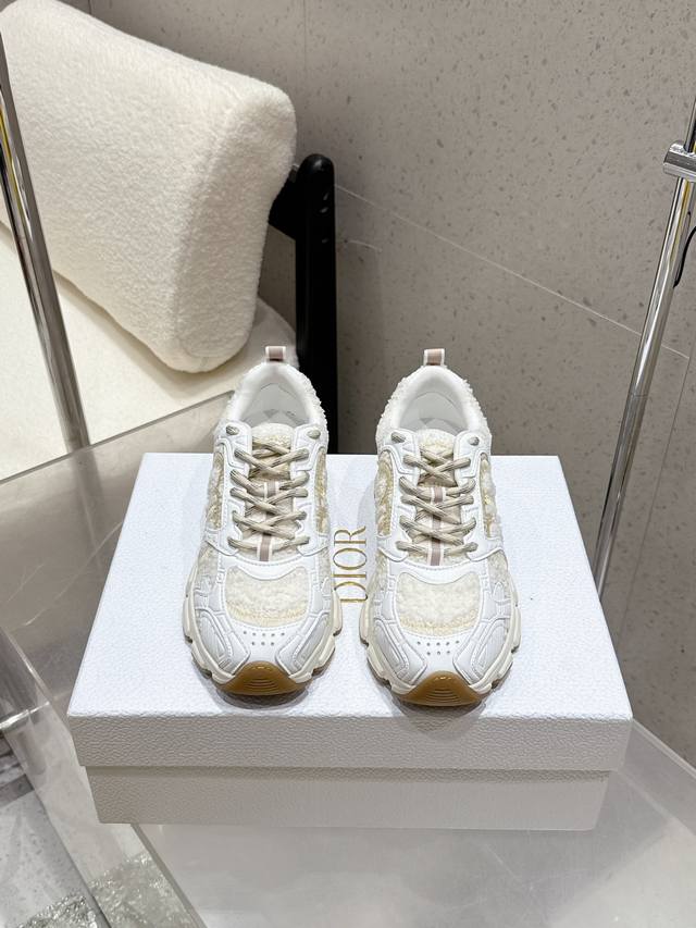 顶级版 2025最新两色 迪奥 Dior Chrono 新款休闲运动鞋跑鞋老爹鞋 真的酷毙了，未来感十足原版完美复刻！全对版材质 模具！！ 码数：35-39 4