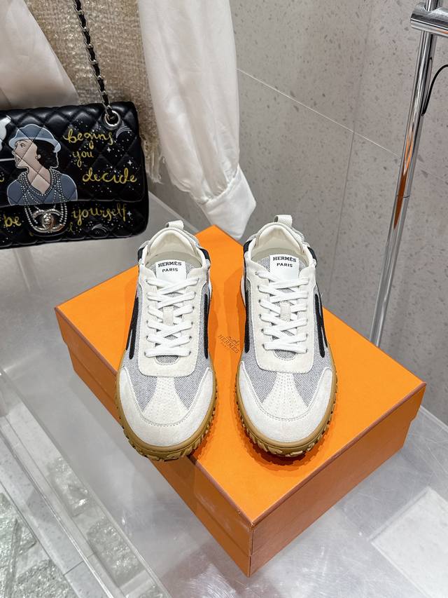 顶级版本 男10 Hermes 爱马仕休闲鞋情侣款 H家 四季新品运动鞋 H家 Heros 运动鞋新品 简约鞋面牛皮牛筋面，轻盈舒适透气！运动感十足！顶级精品