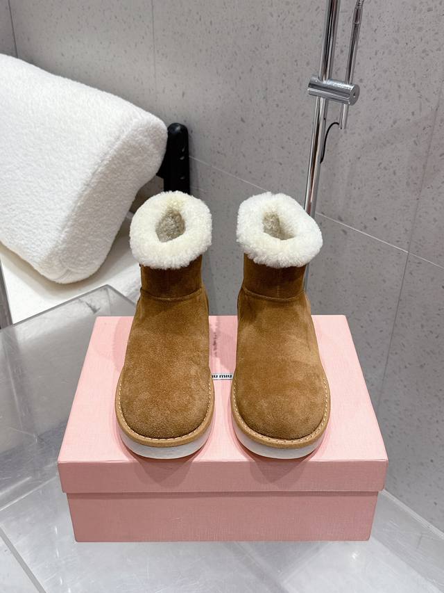 高版本出厂 Miumiu 缪缪2025Ss秋冬走秀款F027 流苏厚底毛毛鞋一脚蹬单鞋 短靴 经常出现在各大时装杂志封面 各路明星、小红书博主都有钟爱，搭配毛毛