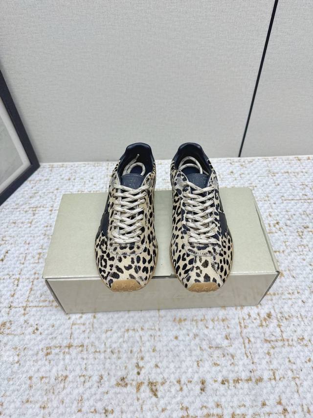 出厂 高版本 Ggdb Golden Goos* 25Ss马拉松系列暴走鞋 Marathon Speed-70年代美式田径风以简约线条勾勒速度美学，轻薄鞋款突破