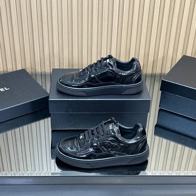 顶级版本 男50 情侣款 Chanel香奈儿2025最新系列 真皮运动鞋 原版购入开发 做货 小香 C家 专柜又一超级大爆款，网红博主小姐姐们的挚爱，社交平台的