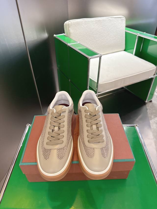 顶级版本 K026 Loro Piana Lp诺悠翩雅Tennis Walk系列L德训鞋休闲鞋 这款新款绒面革网采用超低帮设计，适合全年穿着。 包边鞋底营造轻松