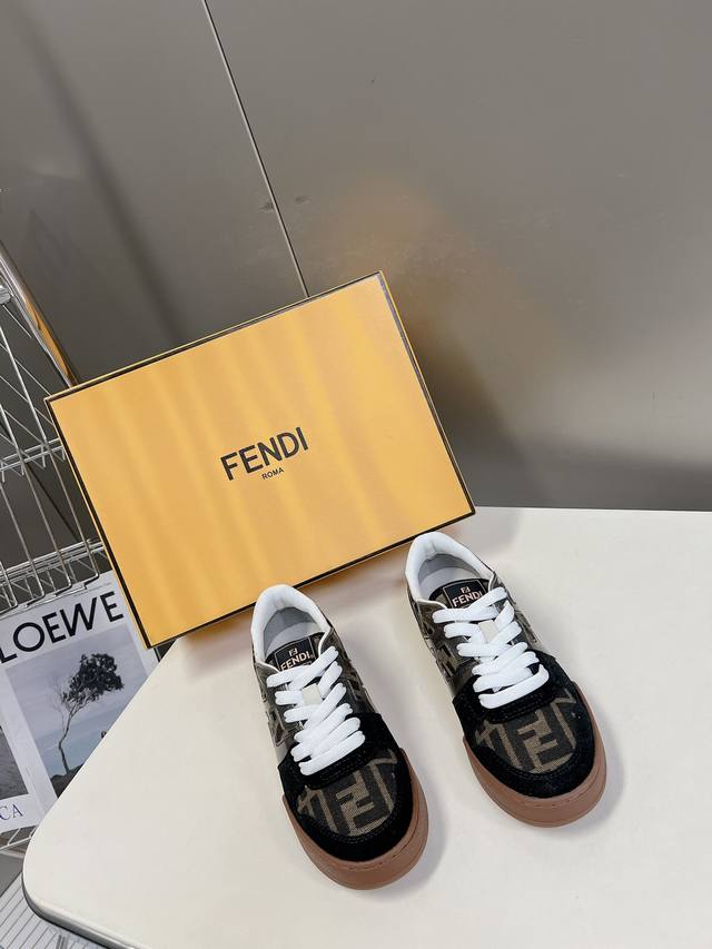 男装10 Fendi芬迪经典滑板鞋系列 情侣休闲运动鞋 Fd Match 原版Rmb9 购入 一比一复刻 设计师Kim Jones打造的首款运动鞋Fendi M