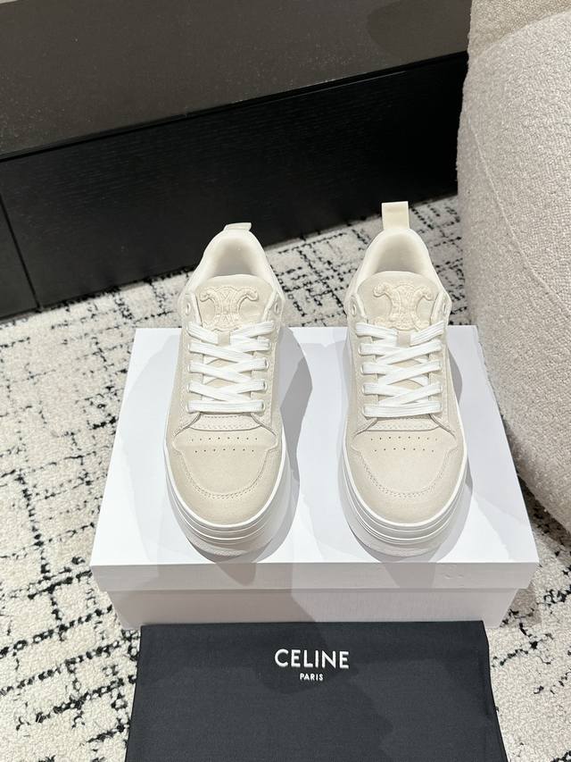 代购级 Celine赛琳 24 Homme 早秋最新 厚底 面包 休闲鞋 随着今年Erl的滑板面包鞋的大火.Celine Homme Fw24也即将推出新款面包