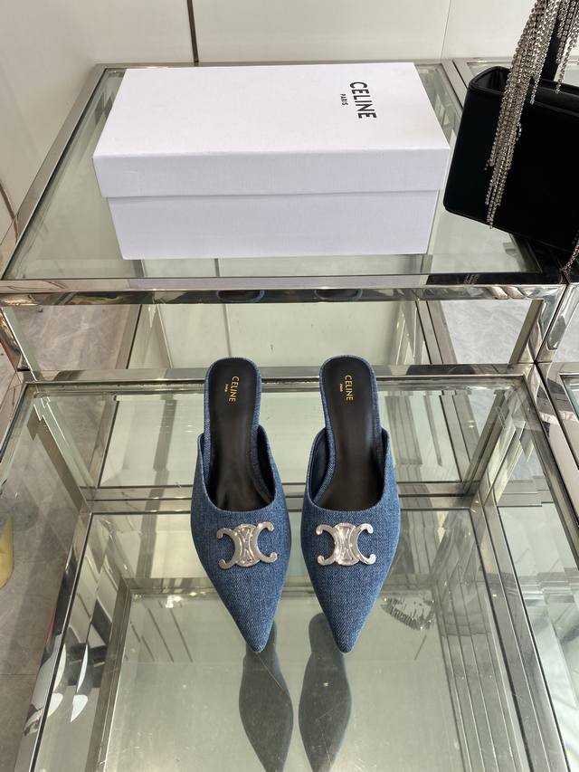 Celine 思琳 25Ss新款凯旋门猫跟凉鞋 金属扣后空包头高跟鞋 性感气质尖头单鞋干净利落 5厘米小猫跟 超显腿细显白，无论是单穿还是搭配阔腿裤，高街又复古