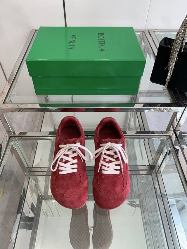 Bottega Veneta Bv Orbit Flash 复古休闲鞋 阿甘鞋 德训运动鞋 Sneaker科技尼龙和绒面打造，灵感来自复古球鞋，全新演绎经典运动