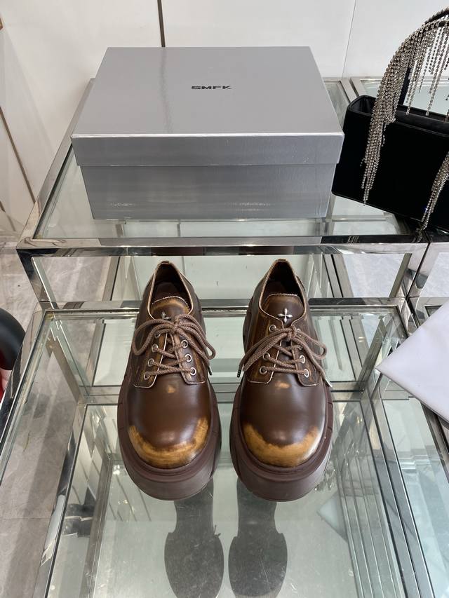 单鞋 Smfk 小众潮牌 25Ss爆款新品 厚底 休闲鞋 德比鞋 短靴 长靴 爆真的是很耐看越看越喜欢！矮个子宝宝的福音直接拉长身材比例！ 鞋身柔软舒适，鞋底耐