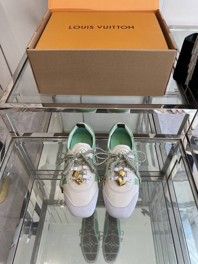 顶级版本 女款 男款550 Louis Vuitton路易威登驴牌春夏Sneakerina系列 芭蕾运动鞋 德训鞋 情侣款 Sneakerina 芭蕾风运动鞋以