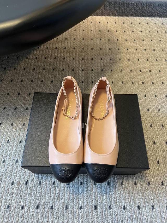 Chane* 25Ss 新款 链条 玛丽珍鞋 原版1:1切割而成 Chanel香奈儿万年经典 圆头芭蕾舞鞋 好品质不多 真正做到随便进出专柜无压力 无论楦型、皮