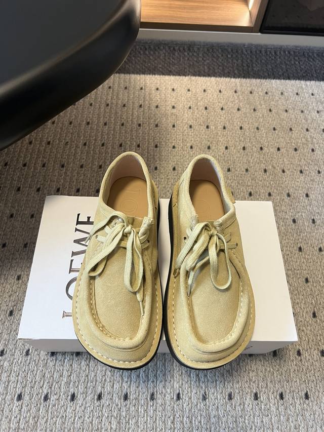 Loew* 罗意威 25秋冬新款乐福鞋 新品 实力来袭 圆头圆脑的鞋头可可爱爱 一鞋两穿 后跟可踩下当英伦拖 超好搭配 上脚软软糯糯 超级无敌舒适 让你念念不忘