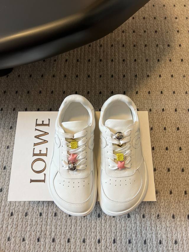 Loew* 罗意.威 25Ss秋冬情侣款 新款Jambo板鞋绑带复古英伦风小白鞋 原版购入开发，细节处理到位。这将是引爆早秋的第一款爆版，值得拥有。独具时尚潮流