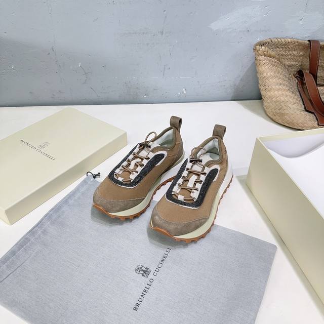 高品质出厂女 ！男 ！小众潮牌情侣款！ Brunellocucinelli Bc25秋冬新款新品厚底阿甘休闲运动鞋 装饰镶珠运动鞋 原版一比一复刻高丝光牛反绒、