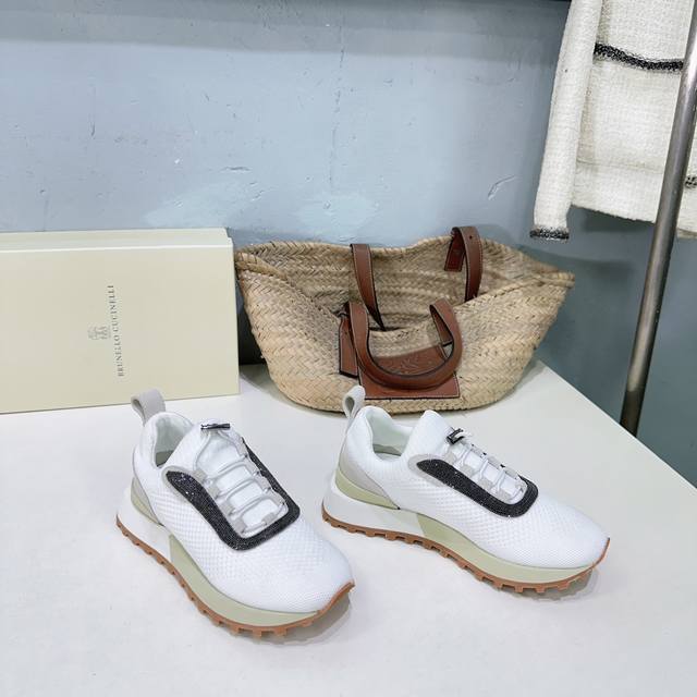 高品质出厂女 ！男 ！小众潮牌情侣款！ Brunellocucinelli Bc25秋冬新款新品厚底阿甘休闲运动鞋 装饰镶珠运动鞋 原版一比一复刻高丝光牛反绒、