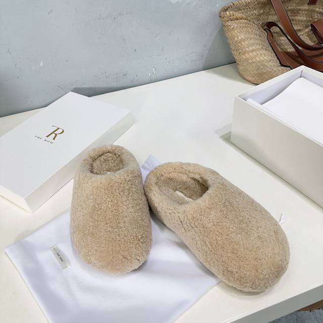 高品质出厂 ！小众潮牌新色！The Row25Ss秋冬新款保暖懒人羊羔毛包头平底拖鞋 四季时尚休闲潮流简约深口穆勒拖 ,这款半拖适合四季必备神器随意搭配牛仔裤，