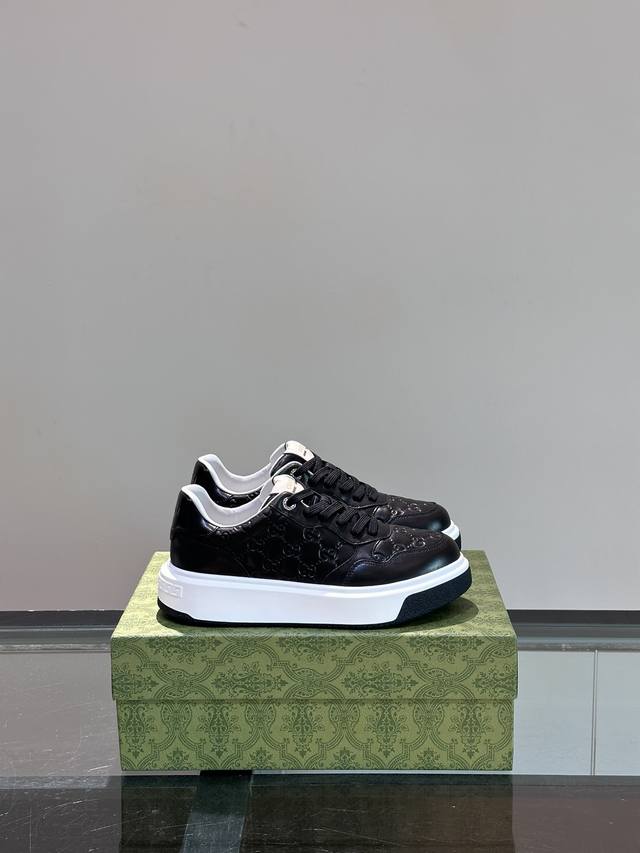 Gucc* 男士Gg运动鞋，选用进口牛皮打造，简约舒适版，内里头层牛皮，鞋舌装饰品牌Logo，细节精细，头层水染牛皮内里打造舒适脚感！ Size：38-44 4