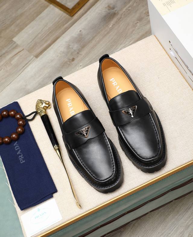 水染牛里 Prada高端 20专柜最新款 正装商务皮鞋原版最高品质！进口意大利头层小牛皮面料牛皮内里 原版大底 正装码数:3845