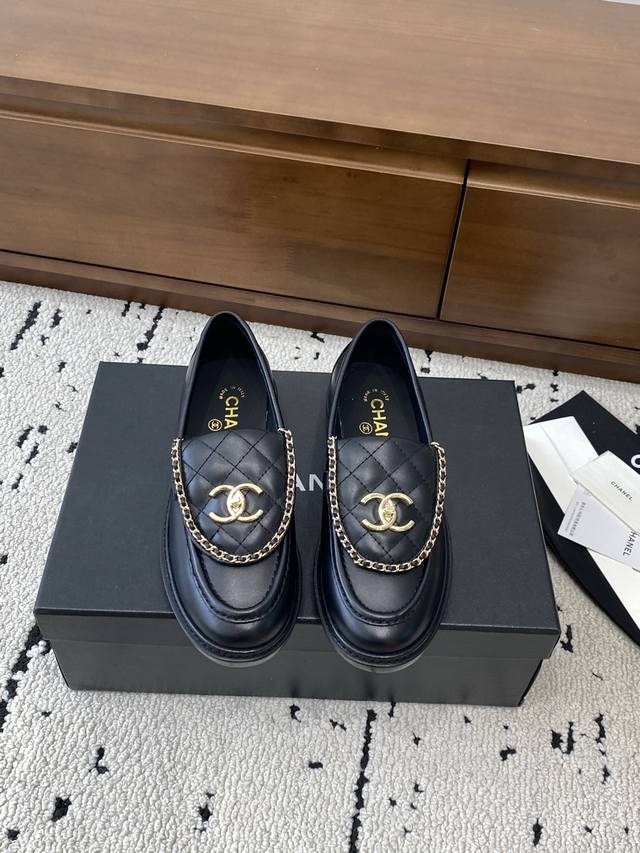 高版本 官网同步高版本更新，Chanel 香奈儿早春新款顶级秋鞋单鞋系列__________________ 春季香家必备爆款，女神系列，拥有香家特色优雅名媛气