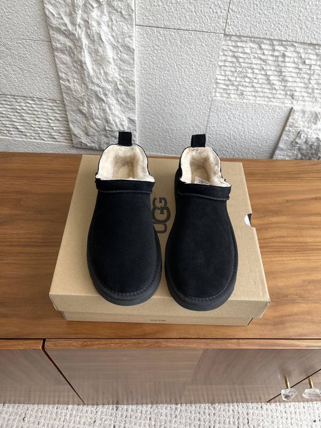 顶级版本： Ugg 25Ss 秋季新款 Classic Micro 经典超迷你 低帮薄皮 雪地靴 Ugg这款Classic Micro 经典超迷你雪地靴，明星同