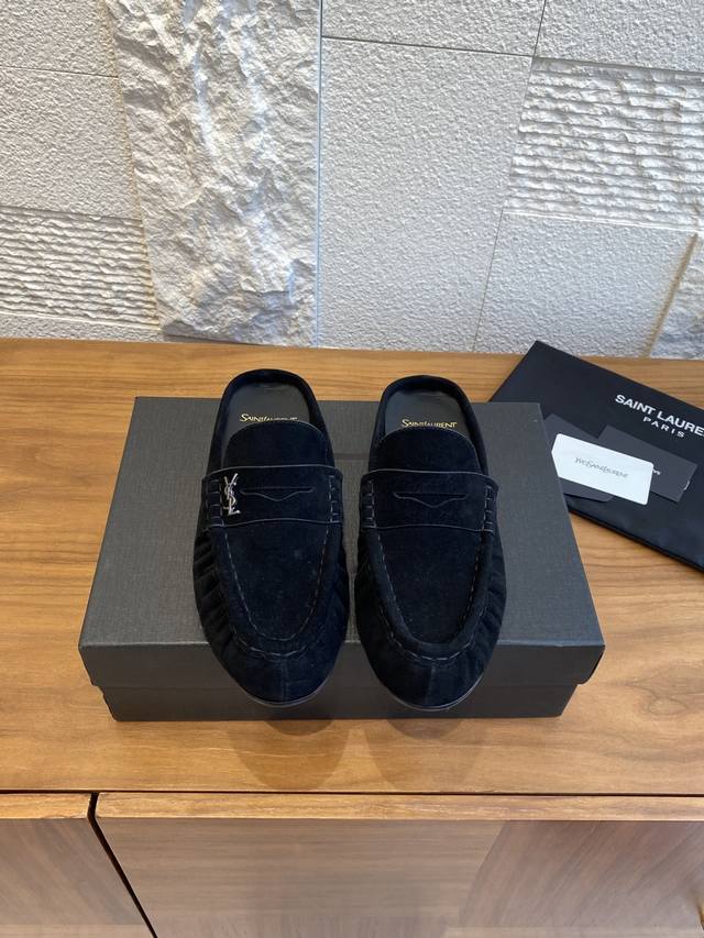 顶级版本:半拖 满帮 Saint Laurent 圣罗兰 25Ss 早秋新品 褶皱Le Loafer 穆勒鞋 乐福鞋 Ysl圣罗兰宝藏时髦单品，柔软乐福穆勒鞋，