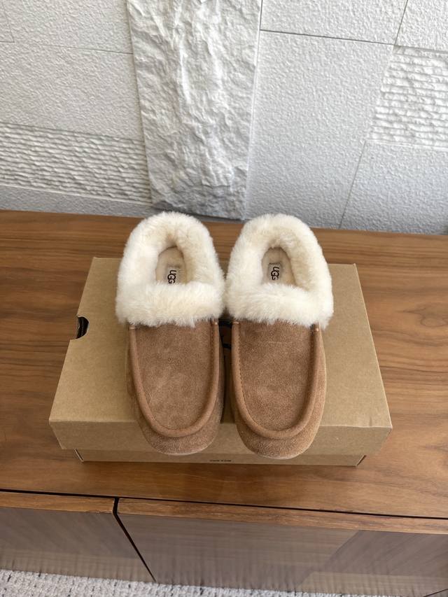 顶级版本： Ugg 2025 秋冬新款 Ansley Mule 安思丽穆勒鞋 一脚蹬 乐福鞋 经典翻毛牛皮，美式复古，搭配10毫米羊毛里衬，鞋内底，翻毛领，茸软