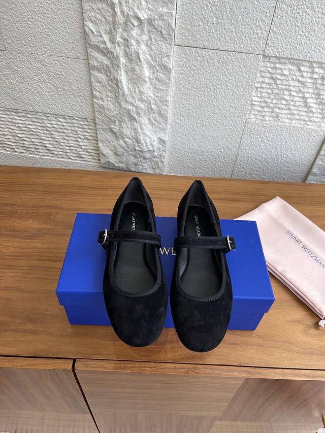 顶级版本: 东莞原厂 Sw 25Ss 新款 原厂跟单，其品牌以设计生产前卫时尚而且穿着舒适的鞋品著称 备受各年龄段时尚女鞋控的亲睐，官网同步发售！！ 芭蕾舞系列