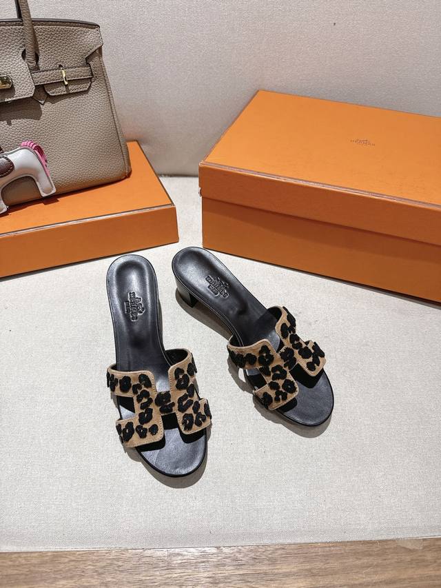 最新刺绣工艺』 出厂价Pp粗跟女款 Herme*2025新款H拖鞋 鲜清艳新 ～时尚活力清气春息 不多解释了，买过的都知道 原版真皮大底 35-39 女码 40