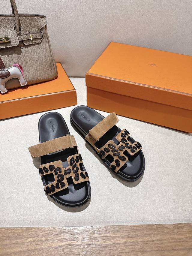 最新刺绣工艺』 出厂价Pp女款 Herme*2025新款H拖鞋 鲜清艳新 ～时尚活力清气春息 不多解释了，买过的都知道 Tpu防滑大底 35-39 女码 40.