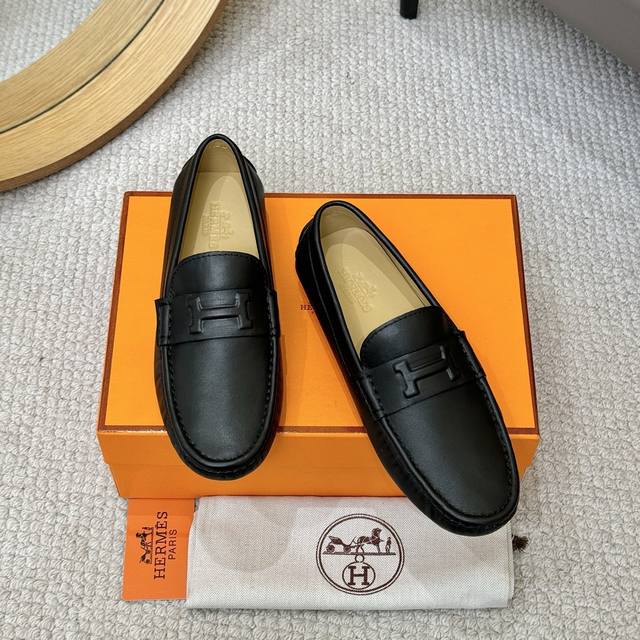 羊里 爱马仕 顶级代购男士2025Hk专柜同步发售：。意大利进口牛皮+真羊皮内里，鞋底：原厂特供原版底，独家活动成型底超级舒适，原厂跟单货，高品质，细节决定品质