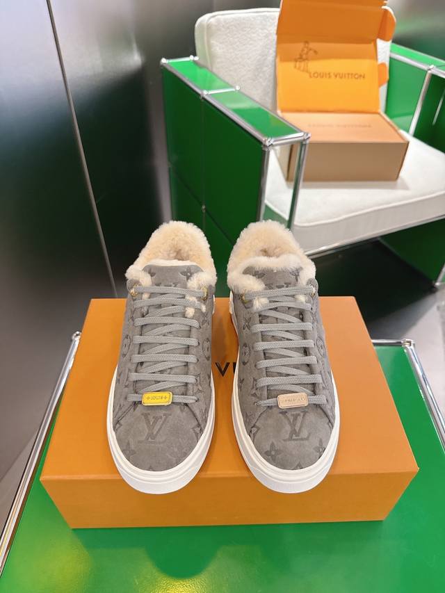 顶级版本 K007 Louis Vuitton 路易威登Time Out休闲板鞋 小白鞋毛里 本款Time Out运动鞋拼接牛皮革与 Monogram 丹宁布，