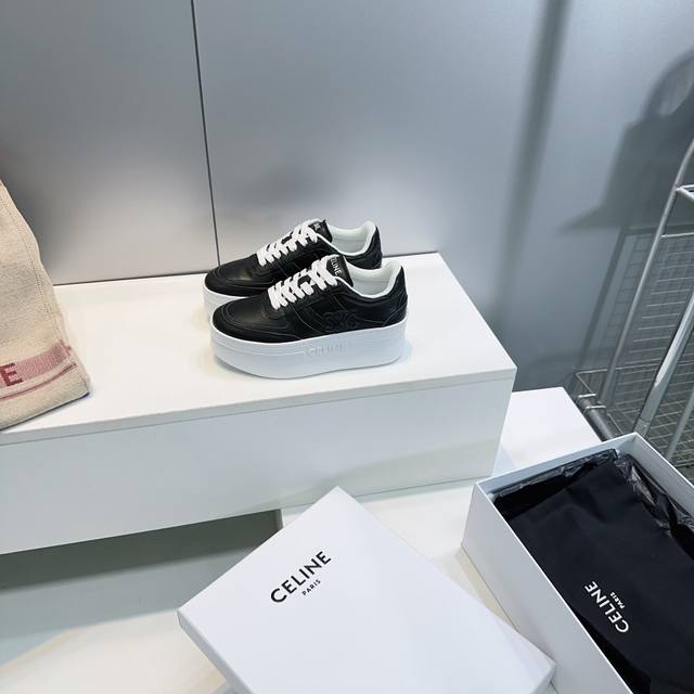 高品质出厂厚底 ！顶级品质升级版本！Celine赛琳25秋冬新品休闲小白鞋！最火休闲鞋单品之一！刘雯 杨幂 Lisa同款，华丽又实用，本身的质感符合休闲华丽这个
