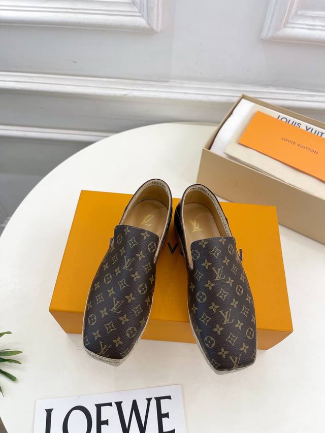 Lv 路易威登 25 2025秋冬新款 顶级版本原版一致 专柜主打最新款 经典老花系列渔夫鞋 Bs代购级别！高级感十足！国内外博主刷爆的一款，复古又时髦 上脚美