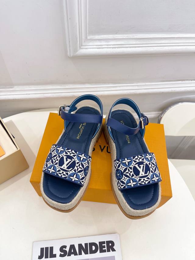 Lv 路易威登 25 2025春夏新款 顶级版本原版一致 专柜主打最新款 Maya Platform 帆布刺绣麻绳厚底凉鞋 硬货上新 Bs代购级别！高级感十足！