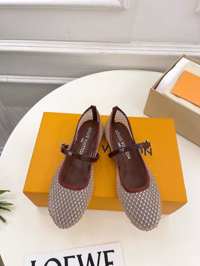 Lv 路易威登 25 2025早春新款 顶级版本原版一致 专柜主打最新款 Romy系列网格钻面玛丽珍芭蕾鞋 硬货上新 Bs代购级别！高级感十足！国内外博主刷爆的