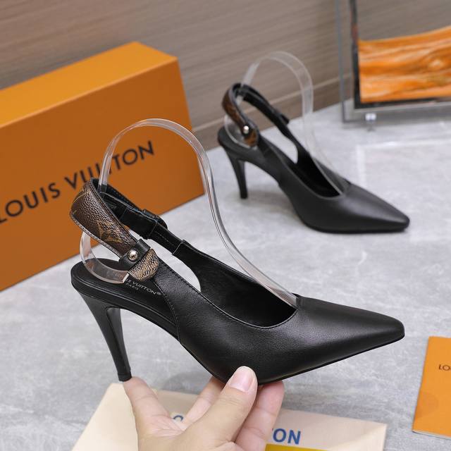 最高版本 25Ss夏季新款 Louis Vuitton 路易威登 Lv Legacy 露跟 高跟鞋 后空凉鞋 本款 Legacy 露跟高跟鞋以光滑牛皮革延续传统