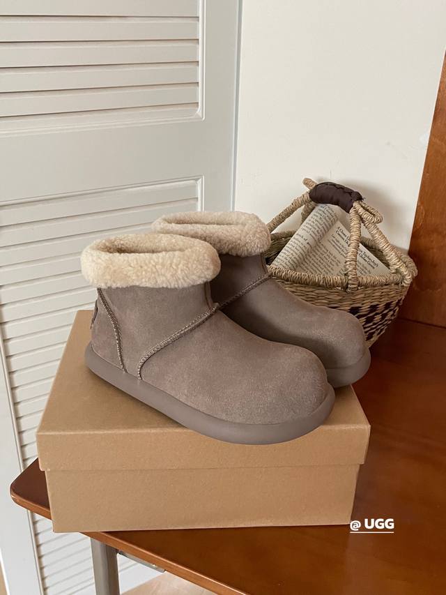 穆勒拖 小土豆升级版 卷毛土豆靴 秋冬厚松糕底短筒雪地靴棉鞋 靴筒位置真的重要决定了靴子原版购入 面料：进口磨砂牛皮 内里：进口羊毛 鞋底：原版开模 尺码：35