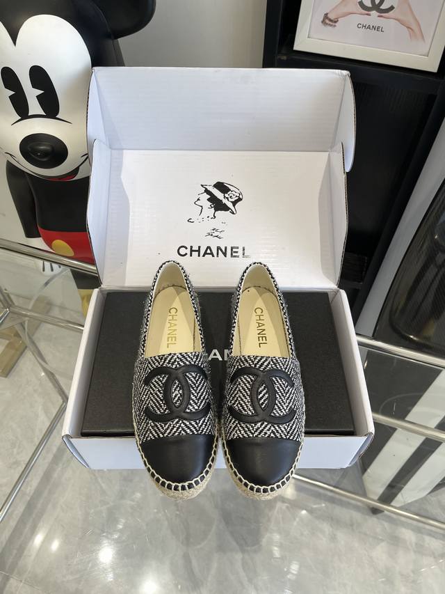 70Sschane 早春新配色 渔夫鞋 认准我家代购外包装全网颜色最齐 版本最高 香奈儿渔夫鞋专柜最新包装外盒码：35-40。 34、41、42订做