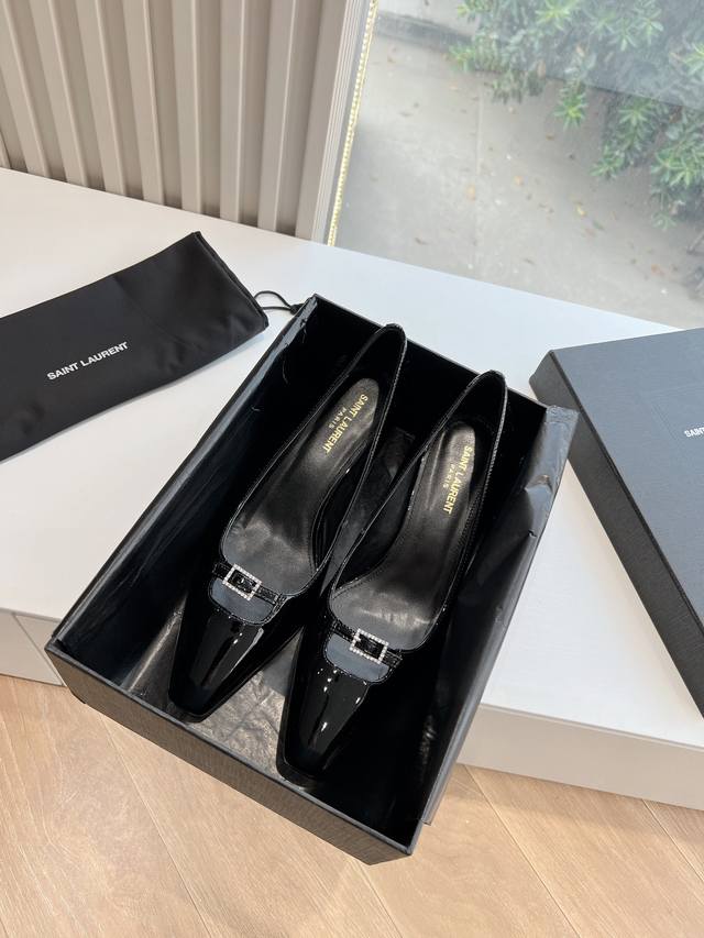 G988顶级品质Saint Laurent 圣罗兰Lee金属钻链条高跟鞋 Ysl姐姐的美丽尤物高跟鞋 又是人间圣罗兰 Rose同款的小方头 高跟鞋化很好修饰脚型