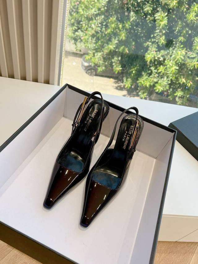 G085顶级品质Saint Laurent 圣罗兰Lee系列金属钻链条高跟鞋 Ysl姐姐的美丽尤物高跟鞋 又是人间圣罗兰 Rose同款的小方头 高跟鞋化很好修饰