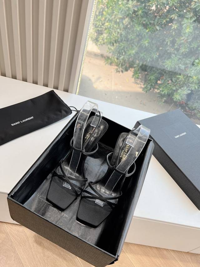 G988顶级品质Saint Laurent 圣罗兰Lee水貂毛拖鞋高跟鞋 Ysl姐姐的美丽尤物高跟鞋 又是人间圣罗兰 Rose同款的小方头 高跟鞋化很好修饰脚型