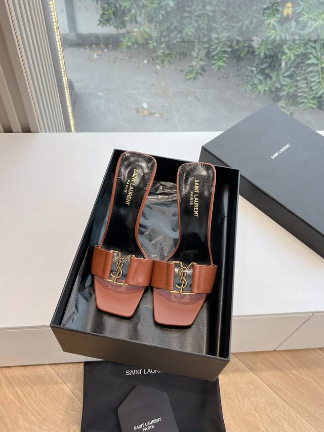 G988顶级品质Saint Laurent 圣罗兰坡跟鱼嘴凉鞋Lee金属钻链条尖头高跟鞋Ysl姐姐的美丽尤物高跟鞋 又是人间圣罗兰 Rose同款的高跟鞋化很好修