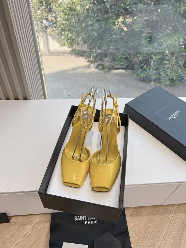 G288顶级品质Saint Laurent 圣罗兰坡跟鱼嘴凉鞋Lee金属钻链条尖头高跟鞋Ysl姐姐的美丽尤物高跟鞋 又是人间圣罗兰 Rose同款的高跟鞋化很好修