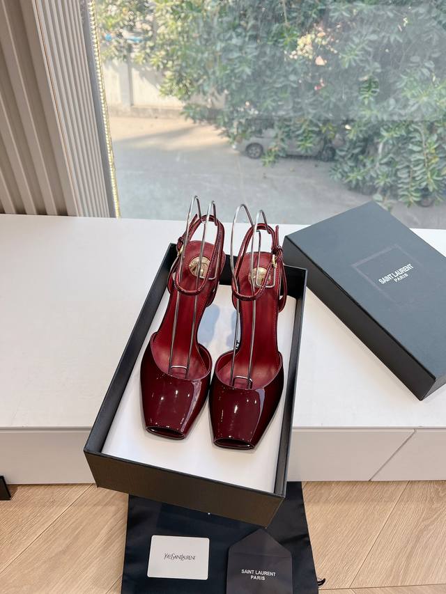 G288顶级品质Saint Laurent 圣罗兰坡跟鱼嘴凉鞋Lee金属钻链条尖头高跟鞋Ysl姐姐的美丽尤物高跟鞋 又是人间圣罗兰 Rose同款的高跟鞋化很好修