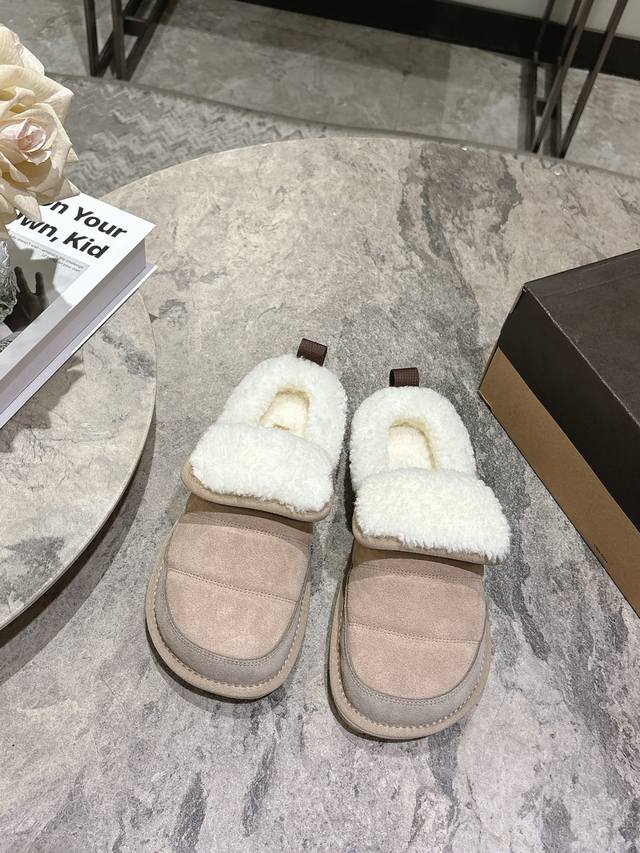 Ugg25最新款秋冬羊毛雪地靴上新啦！ Ugg阿尔派系列毛毛鞋 短靴 舒适轻便 翻毛装饰 独特的配色 即经典又时尚 让你在人群中轻松脱颖而出 码数：35-39