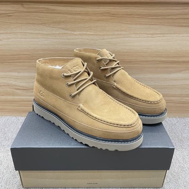 Ugg男款雪地靴澳洲进口加厚羊毛 Ugg毛毛鞋男士雪地靴男款马丁靴 材料： 头层真皮防水防冻鞋面 真毛内里 原版防滑耐磨大底 款式类别：男士休闲鞋 搭潮流款 上